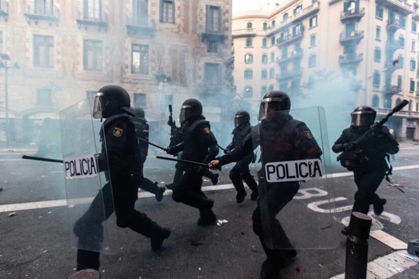 Interior premiará con una medalla a todos los policías heridos en los disturbios de Cataluña