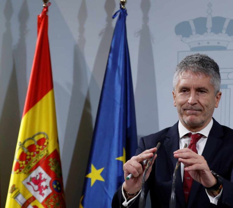 Marlaska defiende la “proporcionalidad” policial y ataca a Torra por no condenar la violencia