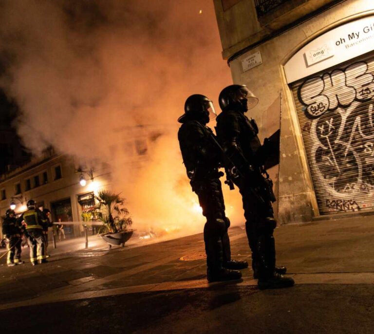 El vicepresidente del Parlament denuncia la "violencia intolerable" de los Mossos