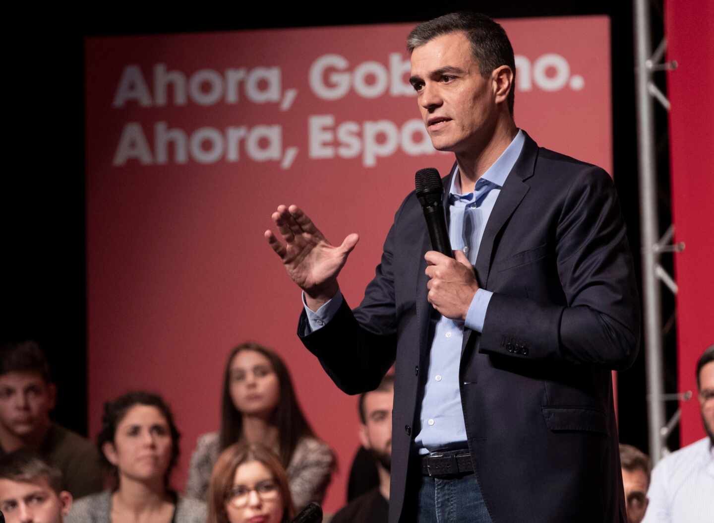 Sánchez sobre Cataluña: "Menos mal que estamos nosotros al frente del Gobierno"
