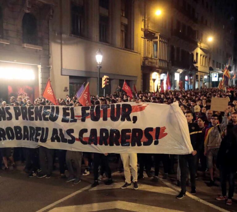 Críticas a las huelgas políticas en Cataluña "disfrazadas" de luchas estudiantiles