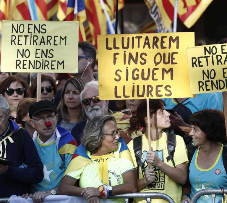 El independentismo pierde la mitad de su fuerza en la calle en mes y medio