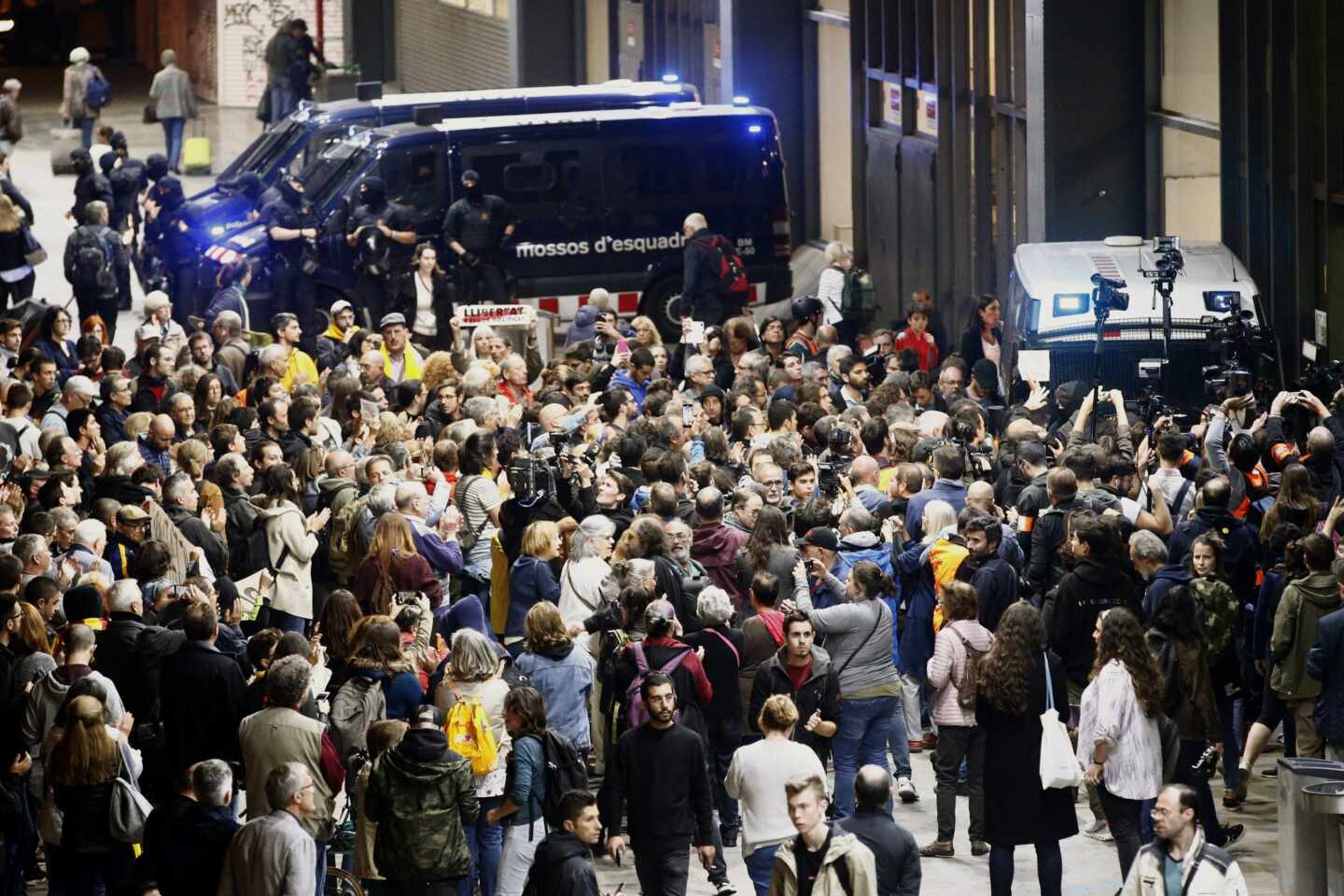 Tensión con los CDR al no dejar pasar a los pasajeros a la estación de Sants