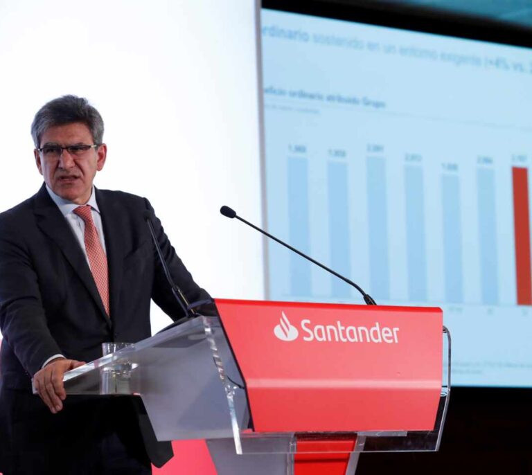 Santander terminará 2020 en pérdidas y actualizará su plan de reducción de costes
