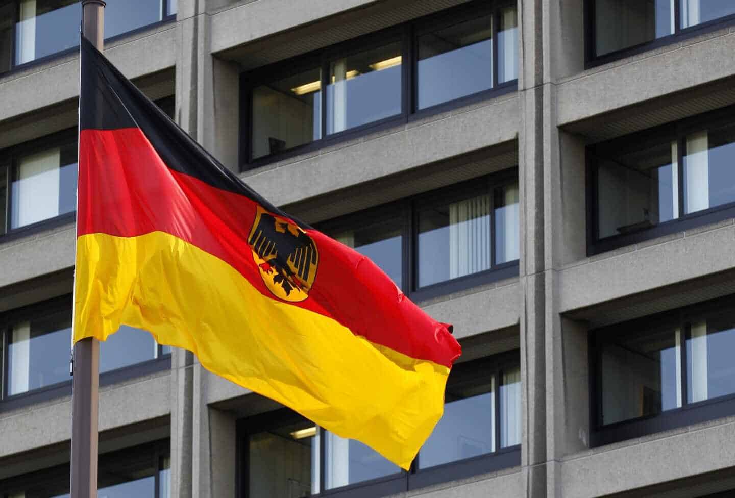 De Guindos alerta del riesgo de una recesión en Alemania que contagie a la eurozona
