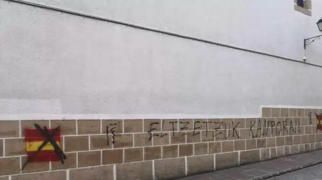 Aparecen pintadas contra la Guardia Civil en Navarra en el colegio al que acuden hijos de agentes