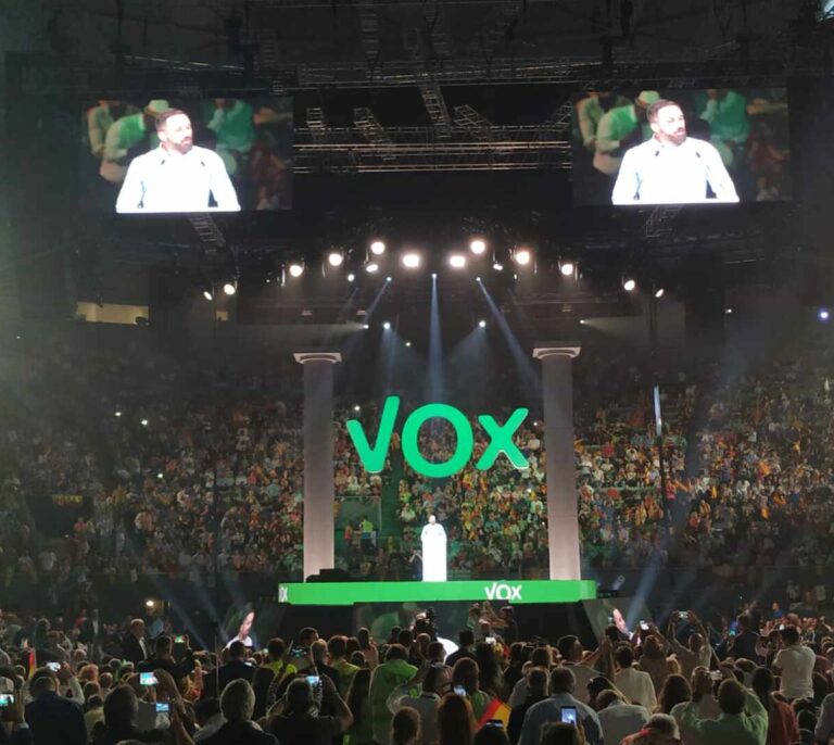 "Operación Franco": Génova alerta que la exhumación beneficia a Vox