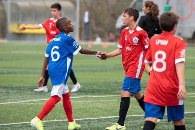 El Barcelona se negó a jugar un torneo internacional porque tenía que vestir una camiseta de España