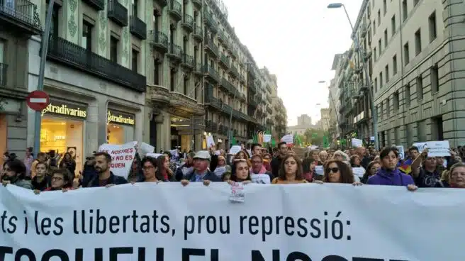 Colectivos soberanistas se manifiestan en Barcelona contra la "represión a los jóvenes"