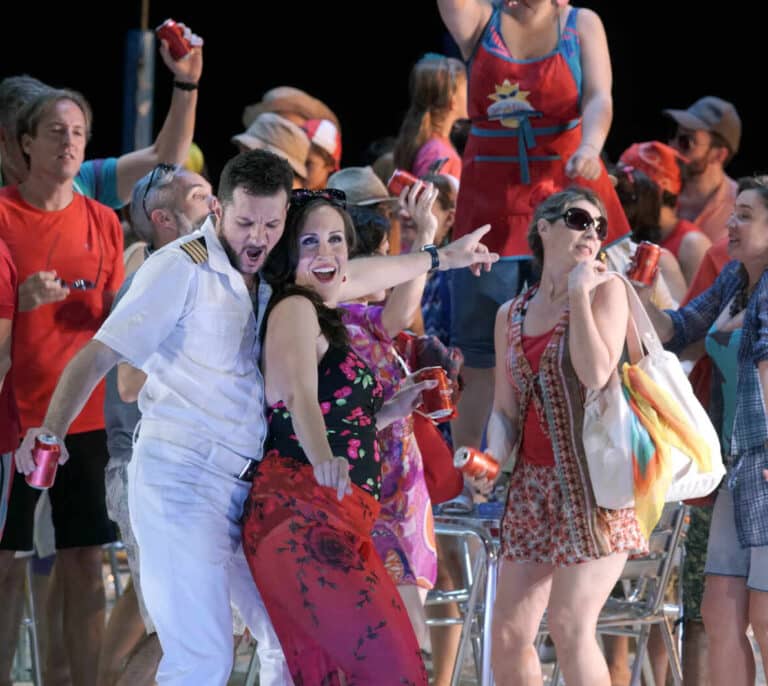 Fiesta de la espuma en el Teatro Real con ‘L'elisir d'amore’