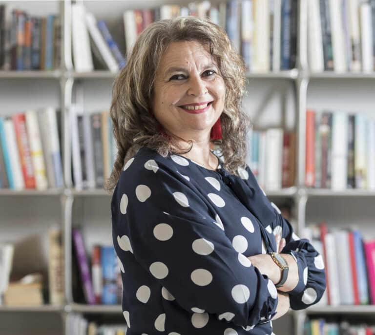 Elvira Roca: "Hay un gran empeño en mantener la historia en los carriles del franquismo"