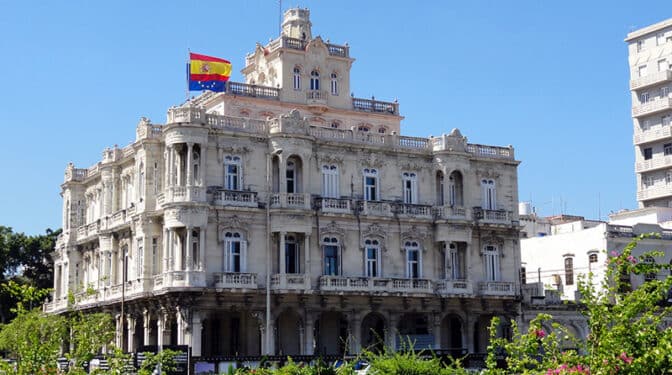 De grandes del Ibex a LaLiga: más de 300 empresas pagan fiestas del 12-O en el mundo