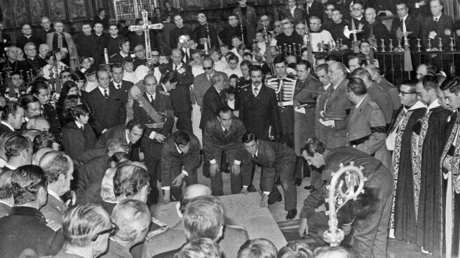 Entierro en el Valle de los Caídos del dictador Francisco Franco, tras su muerte tres días antes por una insuficiencia cardíaca.