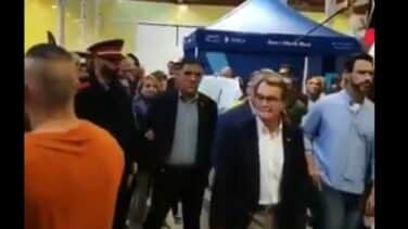 Escrache de un grupo de CDR a Artur Mas: "No os merecéis la bandera que lleváis"