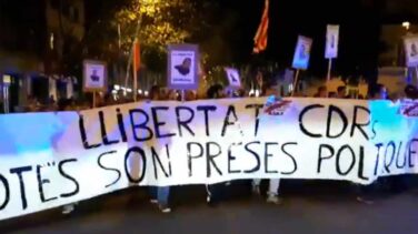 Los CDR cortan una avenida de Barcelona en protesta por sus siete miembros presos