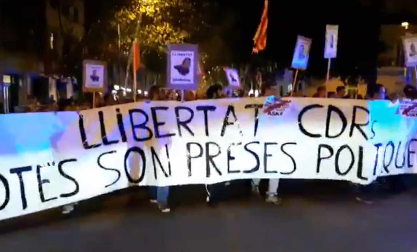 Los CDR cortan una avenida de Barcelona en protesta por sus siete miembros presos