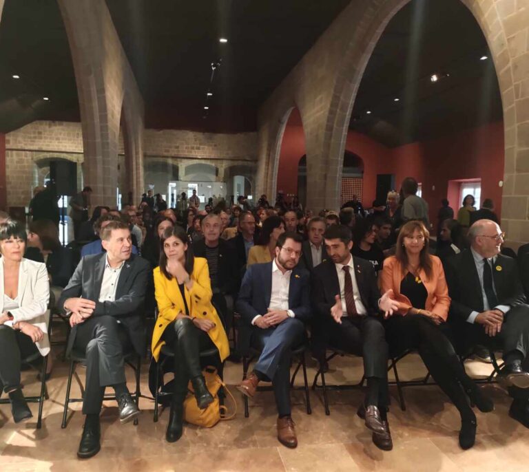 El independentismo exhibe apoyos territoriales con la ausencia del PNV