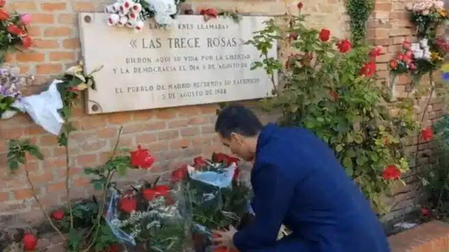 Sánchez homenajea a las Trece Rosas tras consumarse la exhumación de Franco