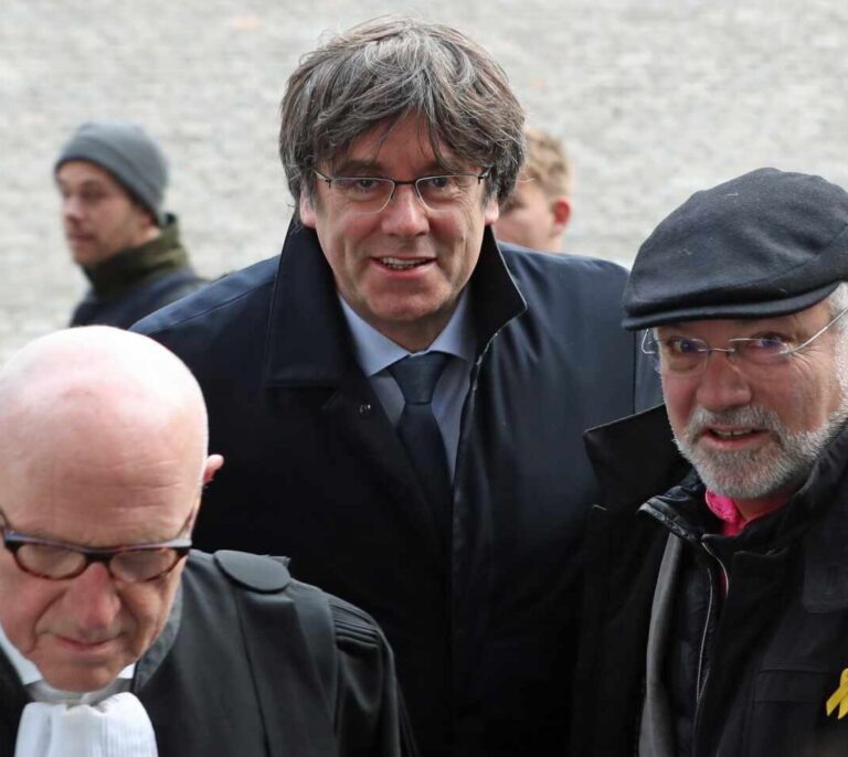 El Gobierno pondrá "toda la carne en el asador" si Bélgica no entrega a Puigdemont