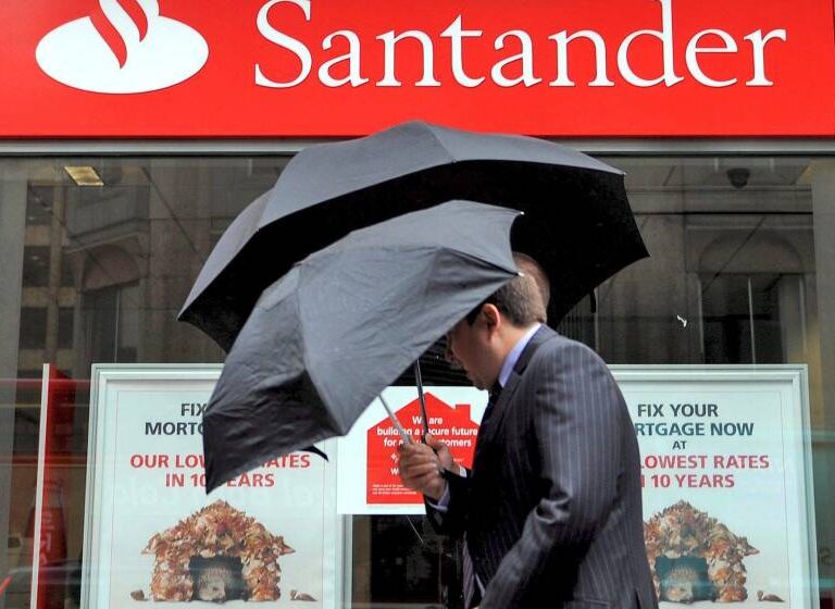 De CaixaBank a ING: cuánto te cobra tu banco por no cumplir la letra pequeña