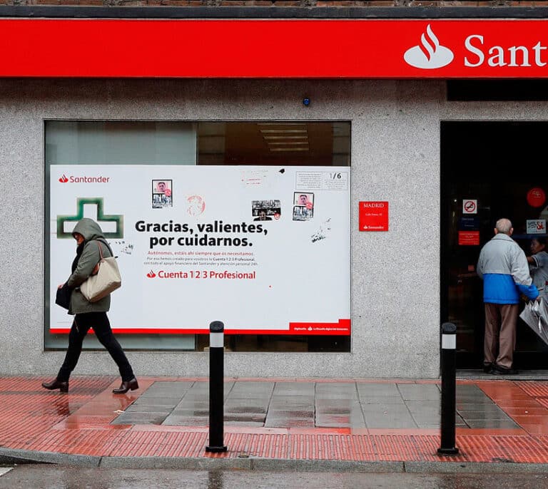 La filial de financiación al consumo de Santander desembarca en Grecia