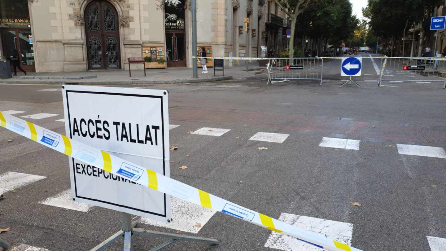 Paisaje tras la batalla: Barcelona amanece tranquila pero destrozada