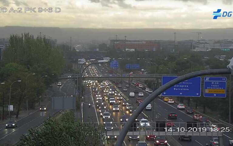 Los independentistas aprovechan la lluvia de Madrid para vender un falso colapso en Barajas