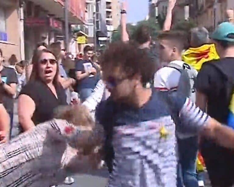 La Policía detiene al agresor de la mujer que llevaba una bandera de España en Tarragona