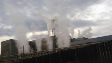 La industria, en 'shock' por el hachazo eléctrico del Gobierno: “Nos pone en riesgo de desaparecer"