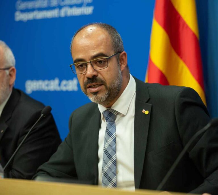 Buch no dimite y acusa a un grupo de "agitadores violentos" de generar los disturbios