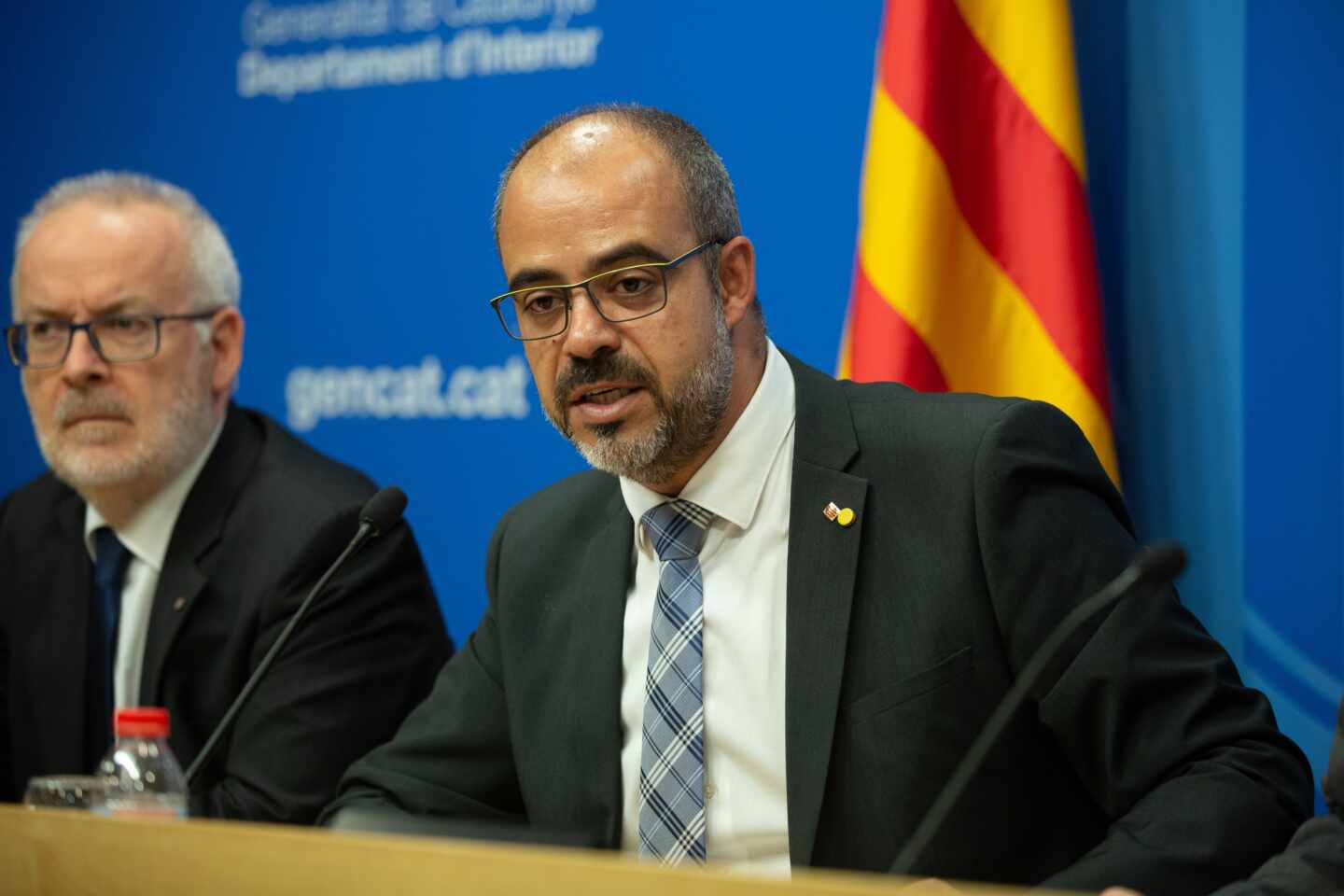 Buch afronta una querella por encubrir el uso de mossos como escolta de Puigdemont en Bruselas