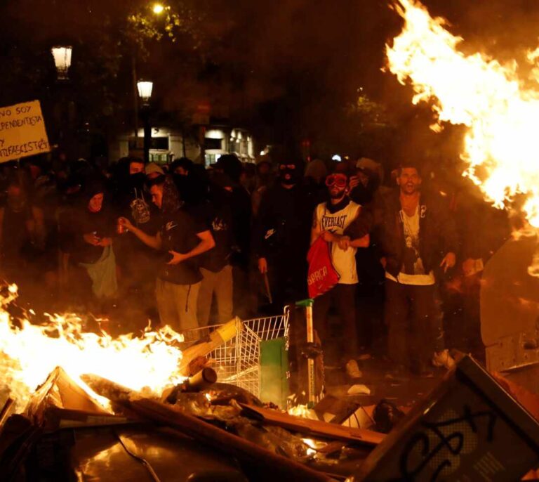 La violencia en Cataluña deja 18 personas en prisión y 70 a disposición judicial