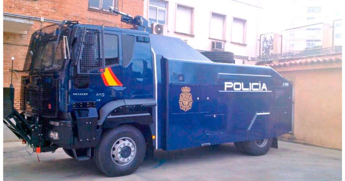 El camión de la Policía Nacional que lanza chorros de agua y que no se ha utilizado aún.