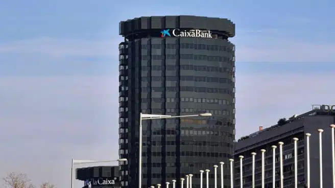 CaixaBank gana un 28,4% menos hasta septiembre por la factura del ERE