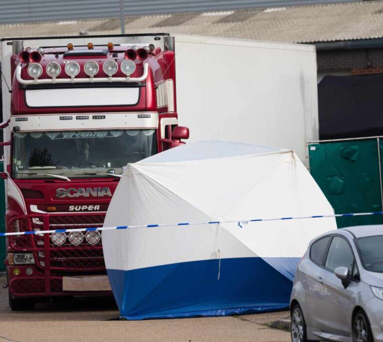 Los 39 cadáveres encontrados en un camión en el Reino Unido son chinos
