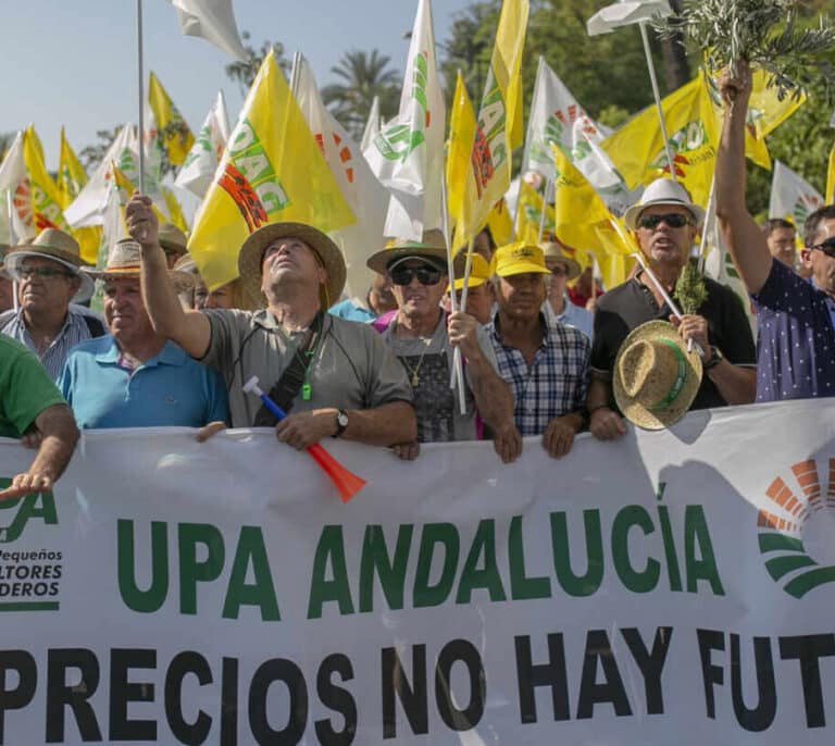 Los olivareros se manifiestan en Madrid por los aranceles de Trump