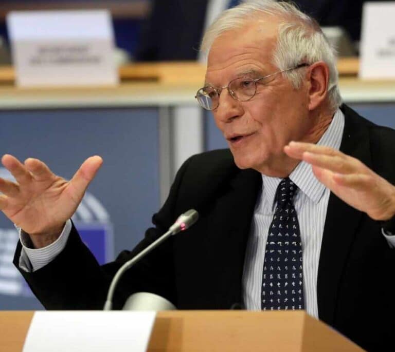 Borrell anuncia que su primer destino como jefe de la diplomacia europea será  Kosovo