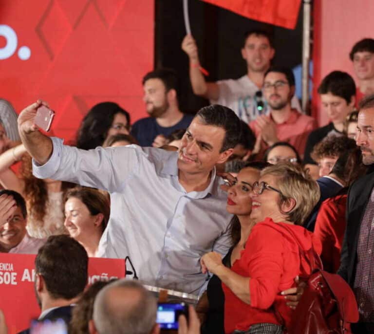 Sánchez insiste en derogar la reforma laboral en plena "desaceleración económica"