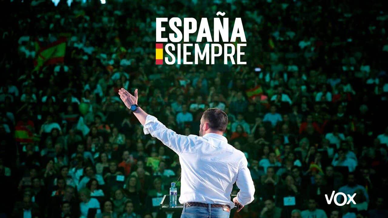 El 'España siempre' de Vox frente al 'Ahora España' del PSOE