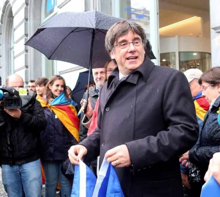 Puigdemont llama a activar una Asamblea paralela para responder a la sentencia