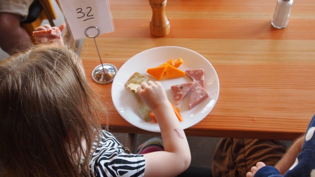 Aitor Sánchez y Lucía Martínez: “El menú infantil es una abominación alimentaria”