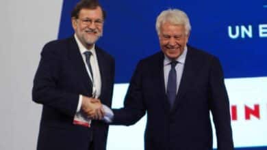 Felipe González y Rajoy advierten una grave crisis en la democracia española si no hay acuerdo tras el 10-N