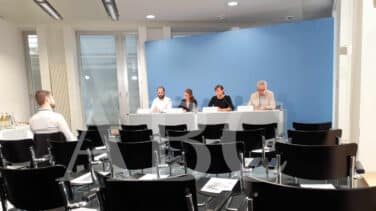 Ridículo de la 'embajada' del Govern en Alemania: sólo un periodista en la rueda de prensa por la sentencia
