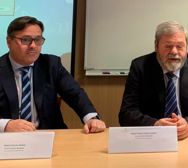 Pineda pide aplazar el juicio de Ausbanc por la operación de corazón de su abogado