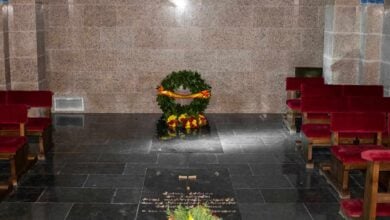 Así es la nueva tumba de Franco en el cementerio de Mingorrubio