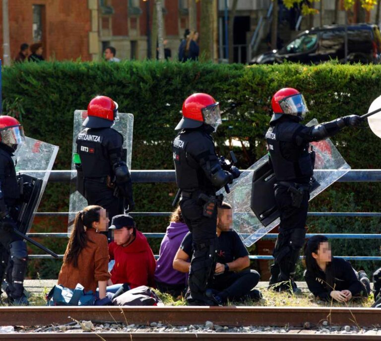 19 detenidos en una marcha de Ernai de apoyo al 'procés': "¡'Zipayo', escucha, pim, pam, pum!"