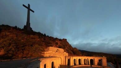 Protesta en el Valle de los Caídos para pedir la exhumación de Primo de Rivera