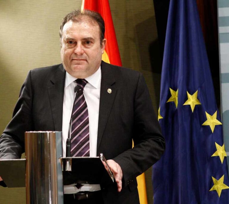 Rubiales ficha a un ex alto mando policial para la Federación en plena guerra con Tebas