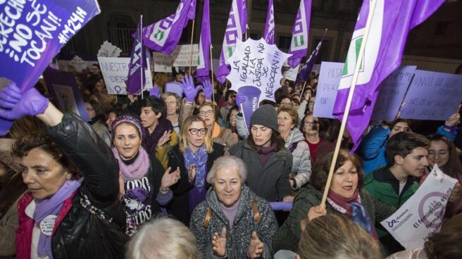 https://www.elindependiente.com/sociedad/2019/10/02/joven-espanola-victima-violencia-machista/ Marcha feminista