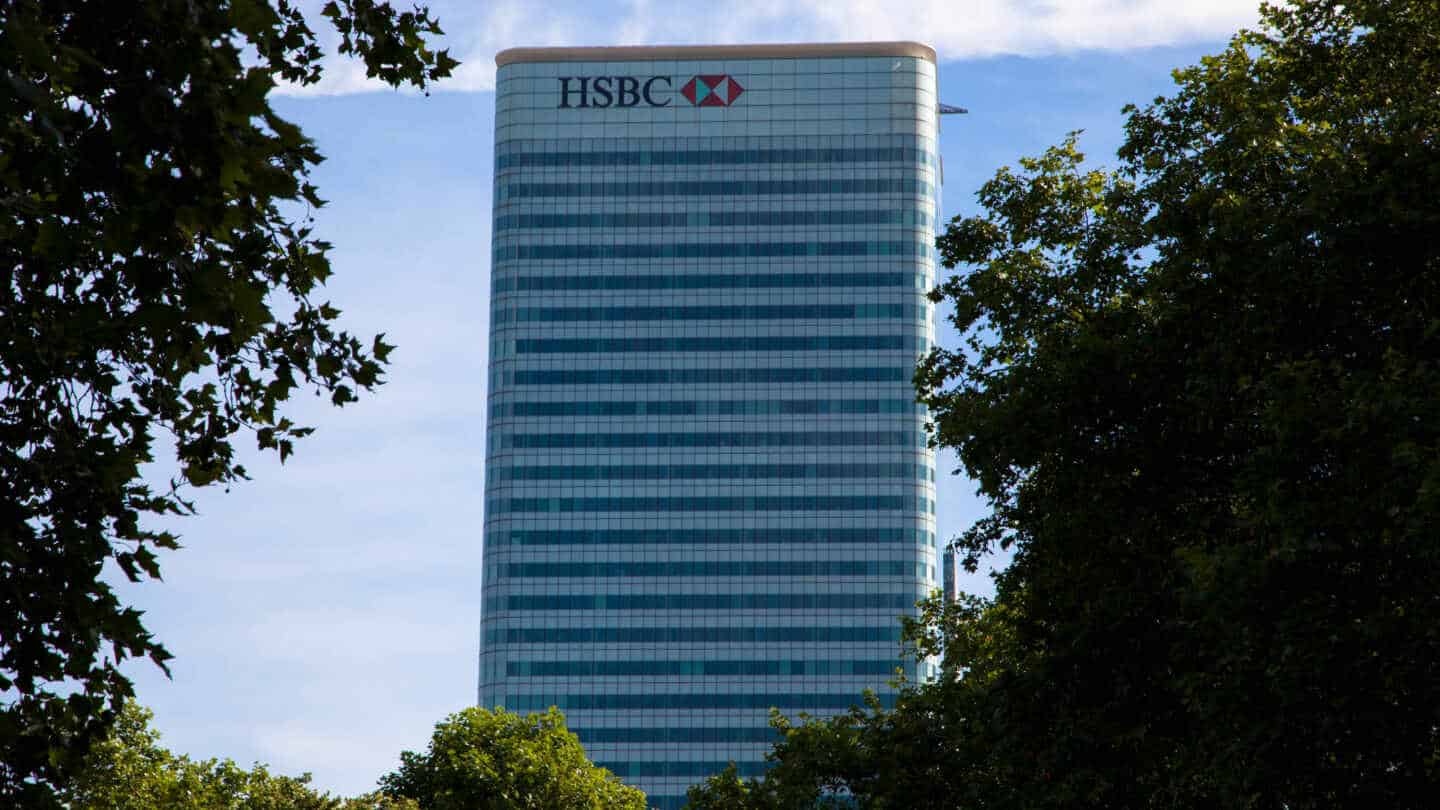 HSBC planea recortar hasta 10.000 empleos.